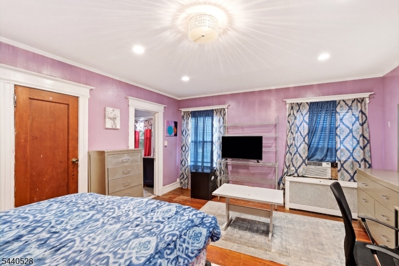 569 Berkeley Ave