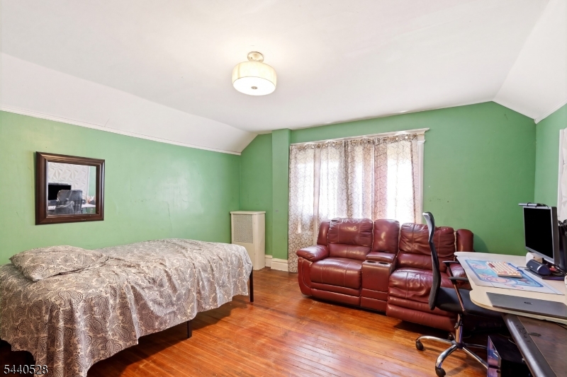 569 Berkeley Ave