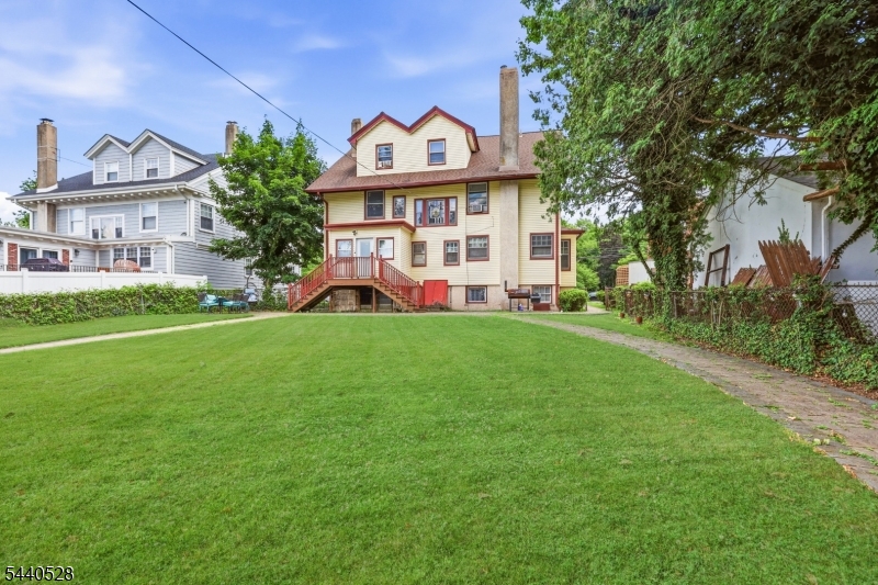 569 Berkeley Ave