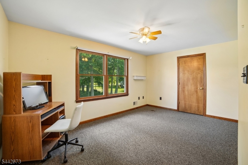 28 Nye Ave