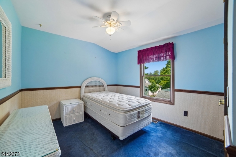 28 Nye Ave