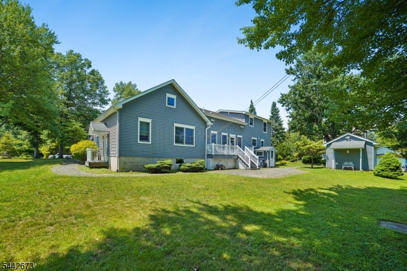 28 Nye Ave