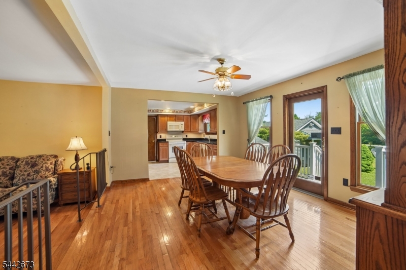 28 Nye Ave