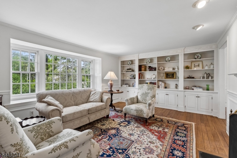 638 Mountain Ave