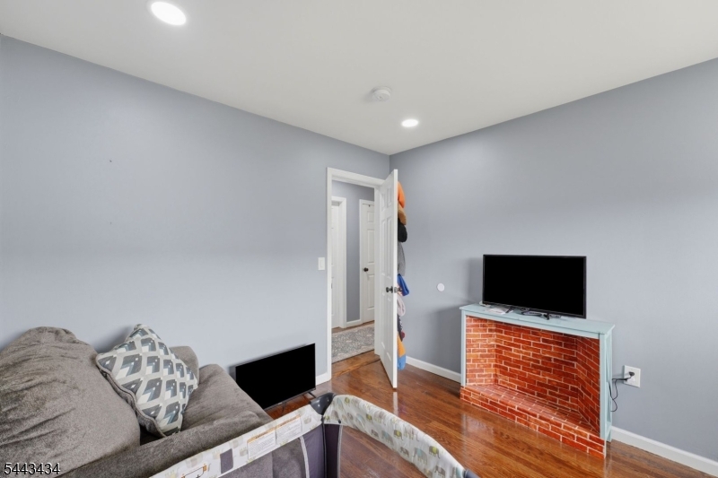 198 Cornell Ave