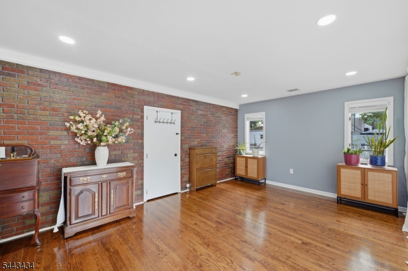 198 Cornell Ave