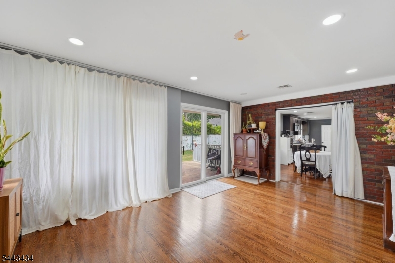 198 Cornell Ave