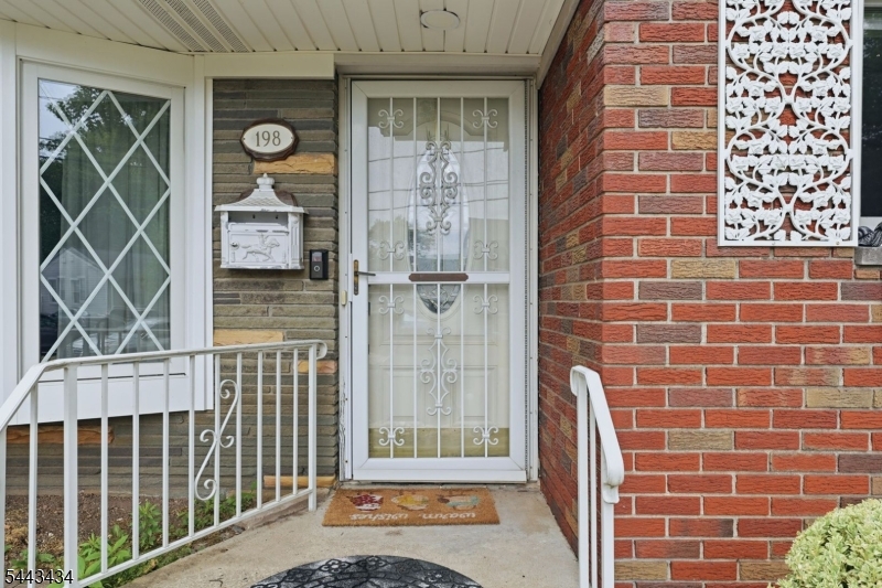 198 Cornell Ave