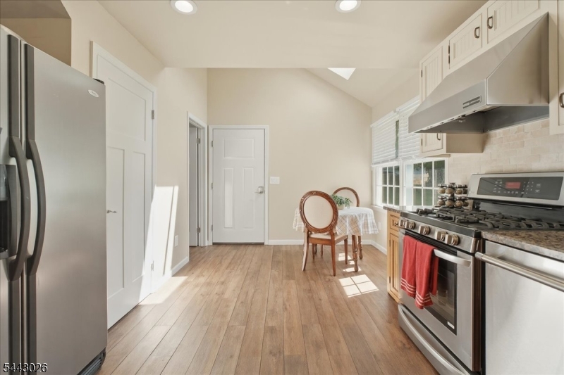12 Mountain View St