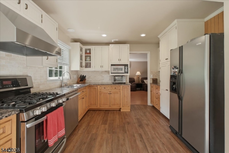 12 Mountain View St