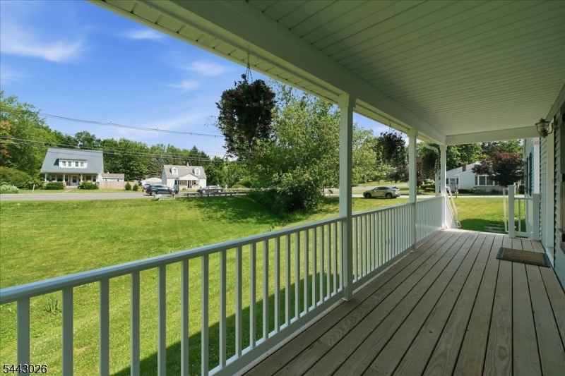 12 Mountain View St