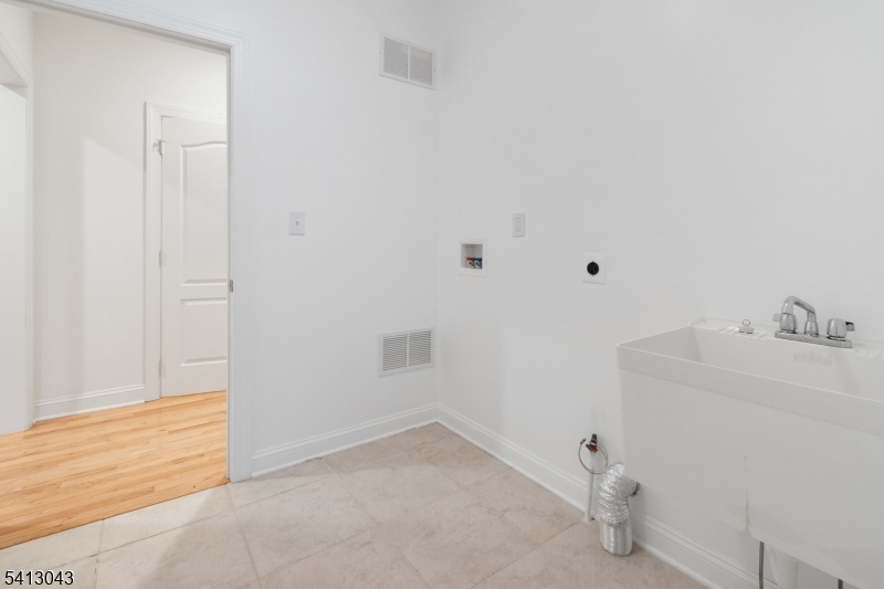 3 Manchur Ct
