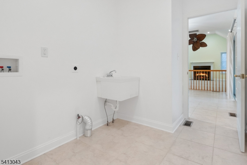 3 Manchur Ct