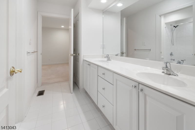 3 Manchur Ct