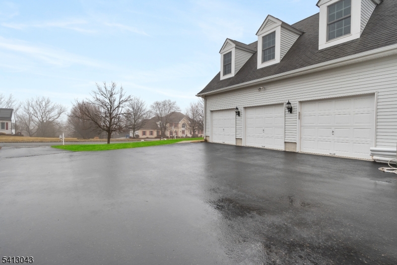 3 Manchur Ct