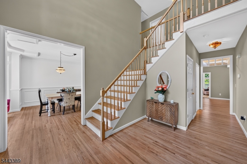 11 Whispering Woods Ln