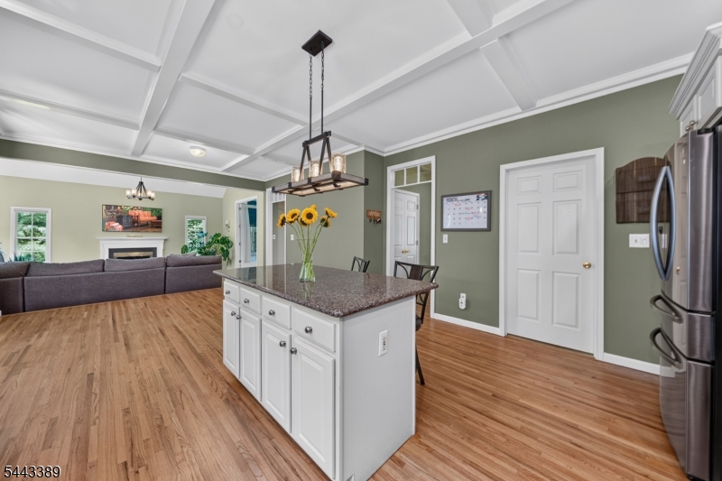 11 Whispering Woods Ln