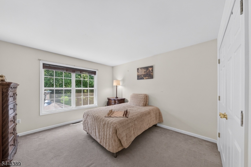 11 Whispering Woods Ln
