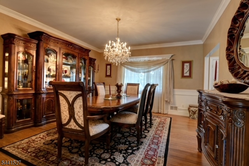 32 Dyer Rd