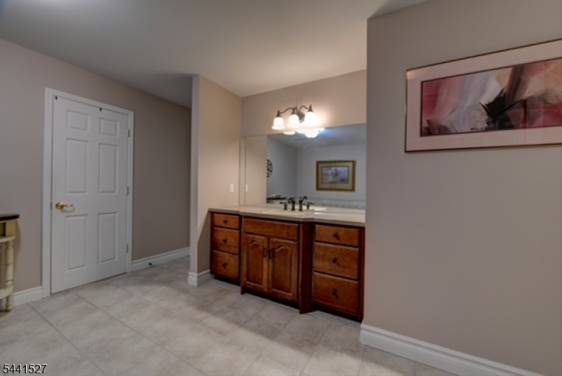 32 Dyer Rd