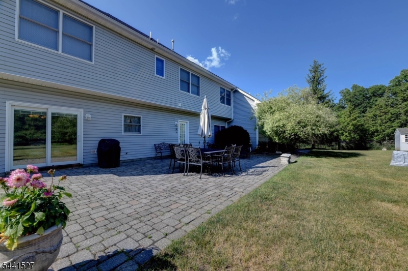 32 Dyer Rd
