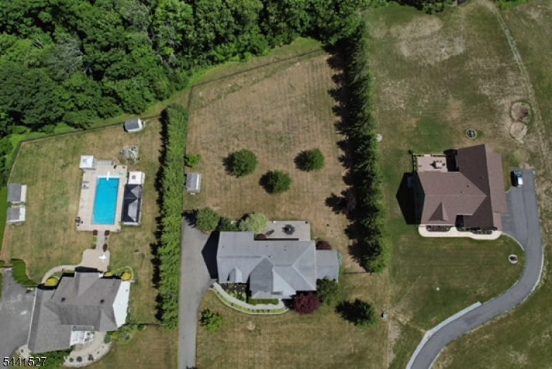 32 Dyer Rd