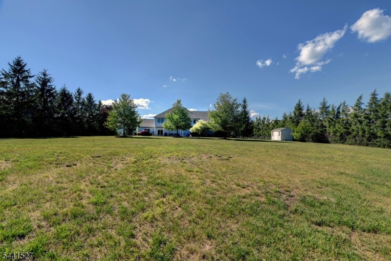 32 Dyer Rd