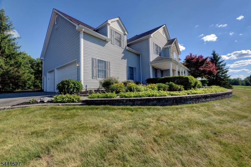 32 Dyer Rd