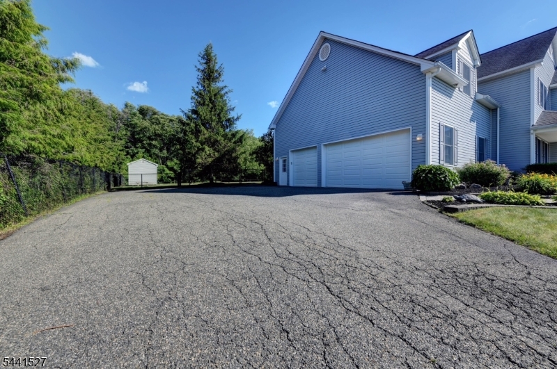 32 Dyer Rd