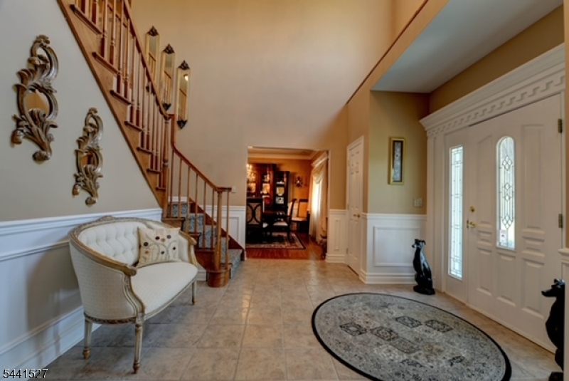 32 Dyer Rd