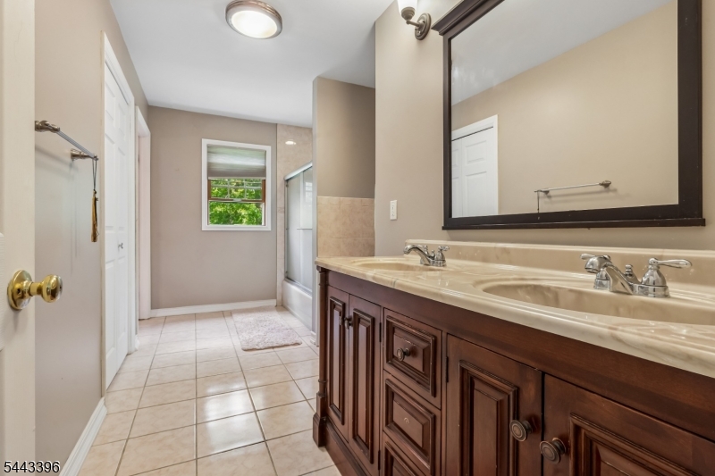266 Fresh Ponds Rd