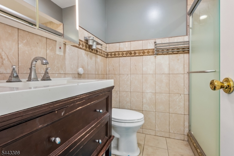 266 Fresh Ponds Rd