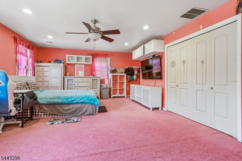 266 Fresh Ponds Rd