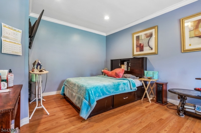 266 Fresh Ponds Rd