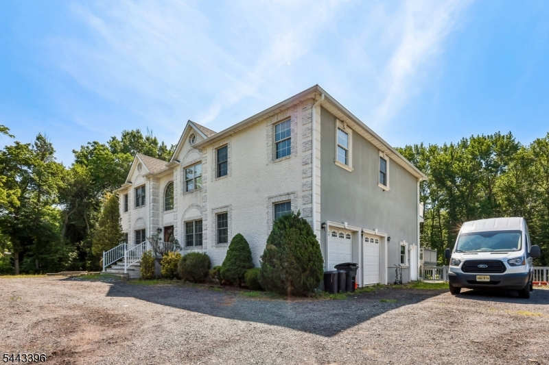 266 Fresh Ponds Rd