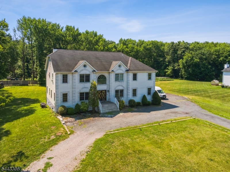 266 Fresh Ponds Rd