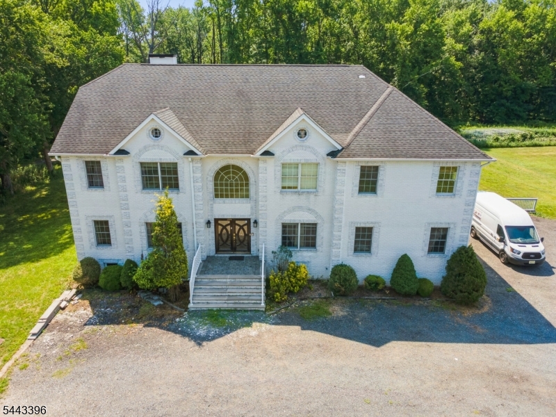 266 Fresh Ponds Rd