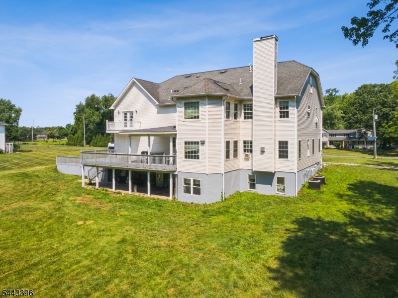266 Fresh Ponds Rd