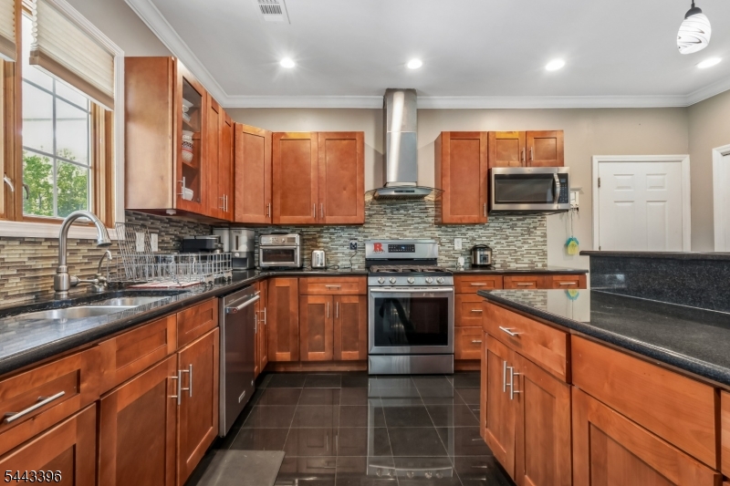 266 Fresh Ponds Rd