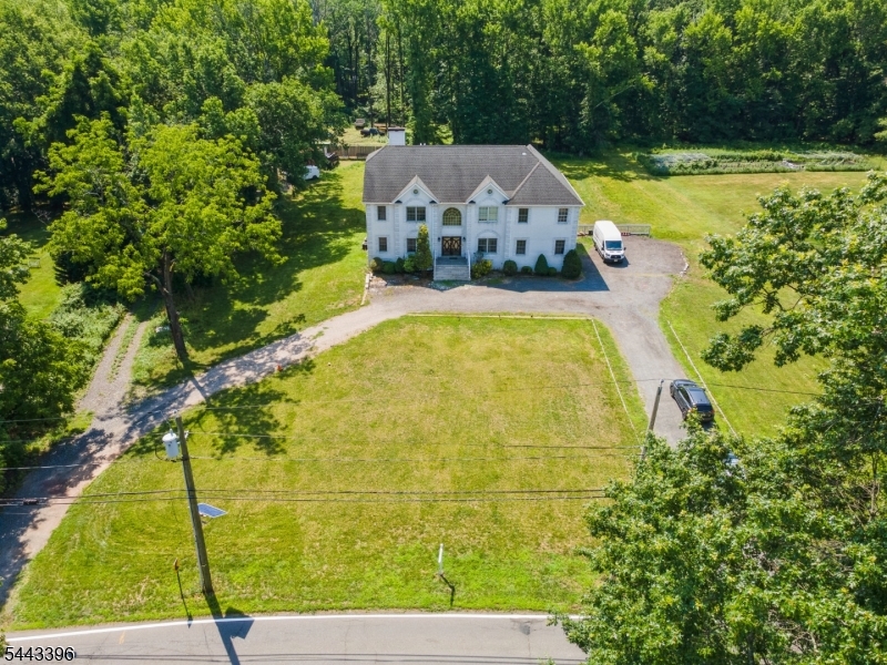 266 Fresh Ponds Rd