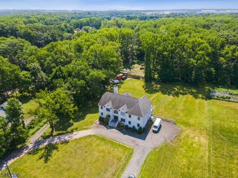 266 Fresh Ponds Rd