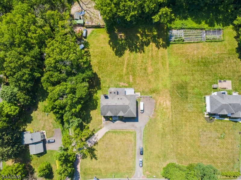 266 Fresh Ponds Rd