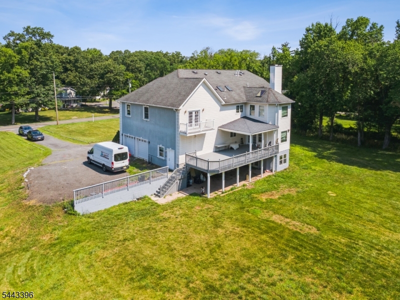 266 Fresh Ponds Rd