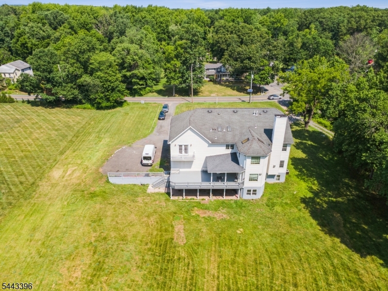 266 Fresh Ponds Rd