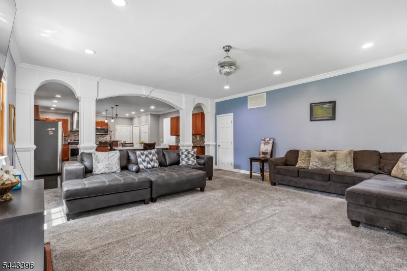 266 Fresh Ponds Rd