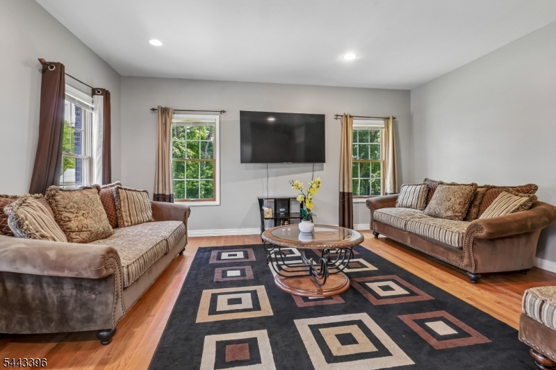 266 Fresh Ponds Rd