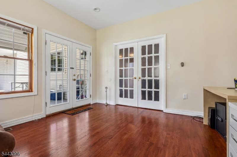 266 Fresh Ponds Rd