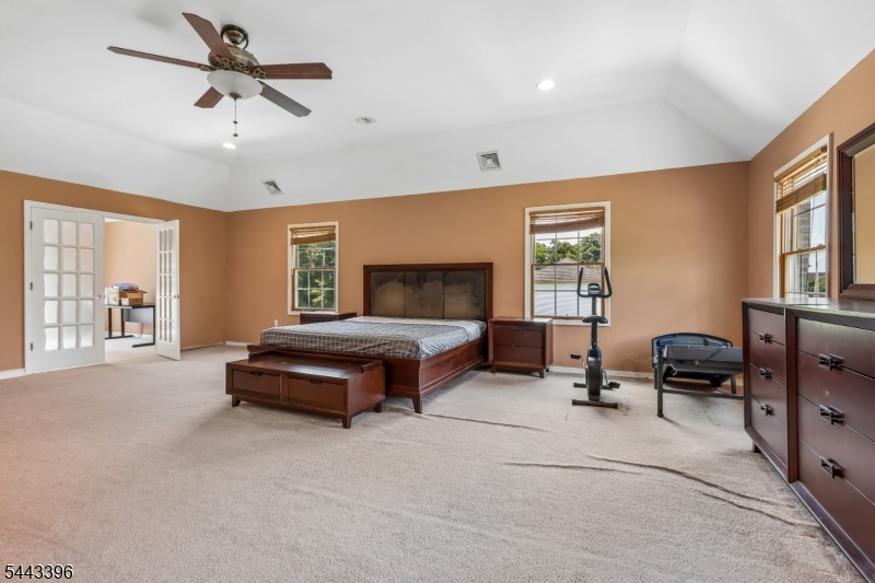 266 Fresh Ponds Rd