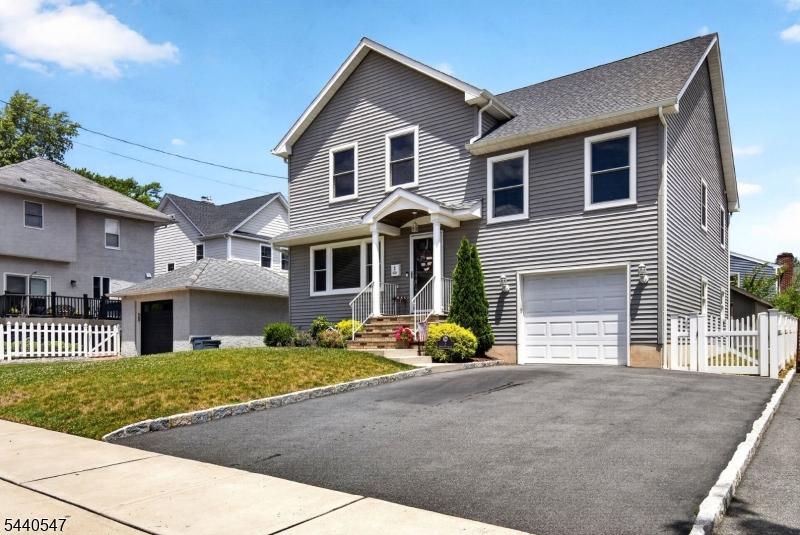 2 STRATFORD TERRACE