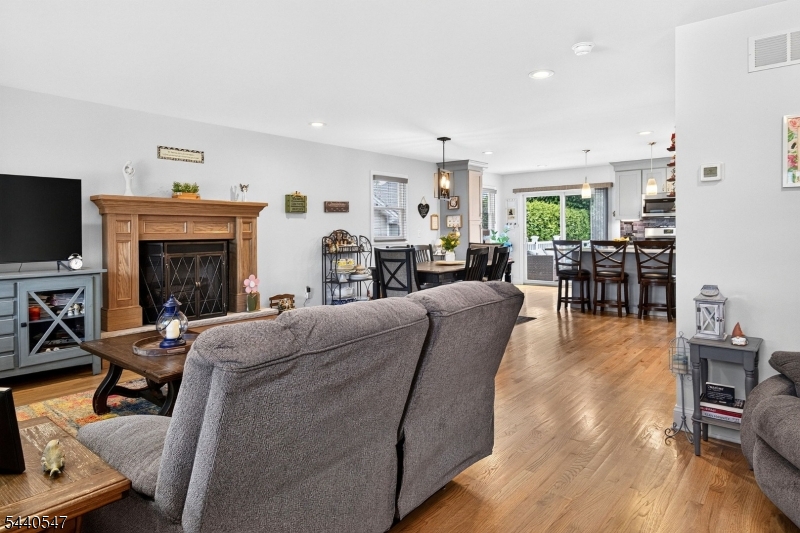 2 STRATFORD TERRACE